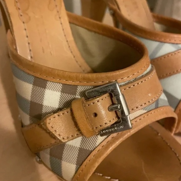 Burberry Wood heel sandals - Picture 3 of 10